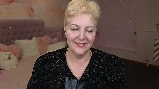 Snapshot of Sandra_Snow chatting on January 14, 2025, 2:53 pm Sandra Snow online show from January 14, 2025, 2:53 pm