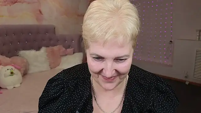 Snapshot of Sandra_Snow chatting on January 14, 2025, 5:56 pm Sandra Snow online show from January 14, 2025, 5:56 pm