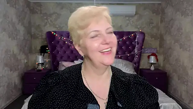 Snapshot of Sandra_Snow chatting on January 21, 2025, 5:20 pm Sandra Snow online show from January 21, 2025, 5:20 pm