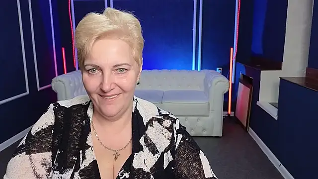 Snapshot of Sandra_Snow chatting on January 27, 2025, 8:28 pm Sandra Snow online show from January 27, 2025, 8:28 pm