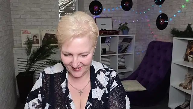 Snapshot of Sandra_Snow chatting on January 28, 2025, 8:36 pm Sandra Snow online show from January 28, 2025, 8:36 pm