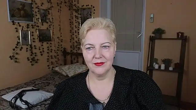 Snapshot of Sandra_Snow chatting on February 11, 2025, 6:22 pm Sandra Snow online show from February 11, 2025, 6:22 pm