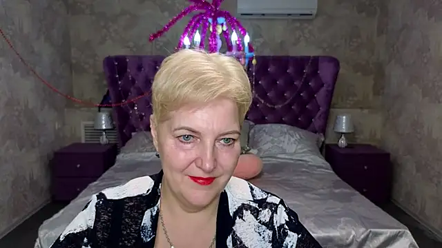 Snapshot of Sandra_Snow chatting on February 14, 2025, 2:44 pm Sandra Snow online show from February 14, 2025, 2:44 pm
