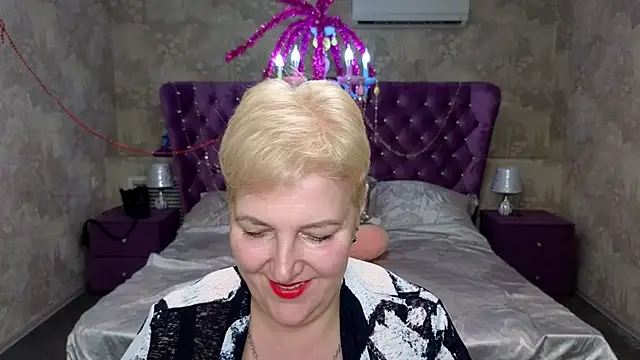 Snapshot of Sandra_Snow chatting on February 14, 2025, 5:57 pm Sandra Snow online show from February 14, 2025, 5:57 pm