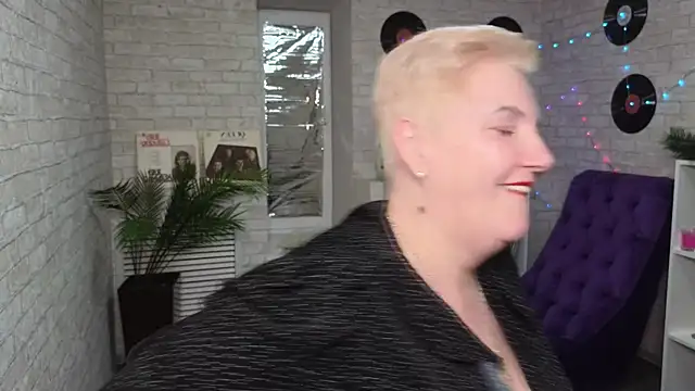 Snapshot of Sandra_Snow chatting on February 20, 2025, 4:25 pm Sandra Snow online show from February 20, 2025, 4:25 pm