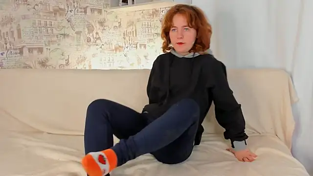 EdythCodd online show from December 14, 2024, 4:23 am