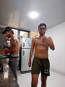 Snapshot of alexdesire chatting on October 5, 2025, 5:11 pm alexdesire online show from October 5, 2025, 5:11 pm