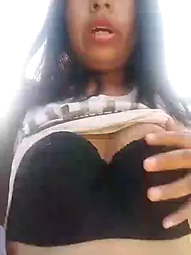 Danna-linyi online show from January 28, 2025, 10:23 pm