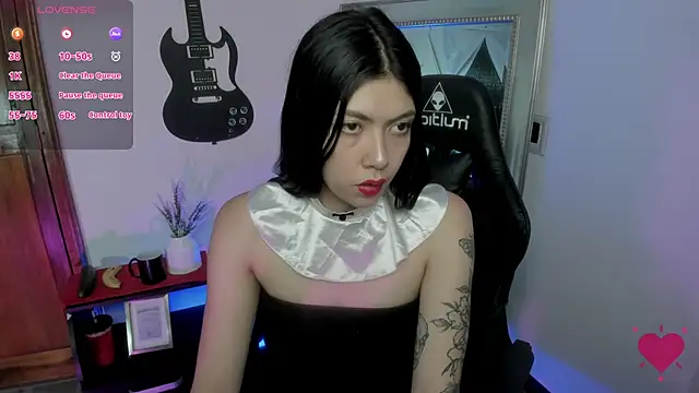 Aurora Hotson online show from January 11, 2025, 1:27 am