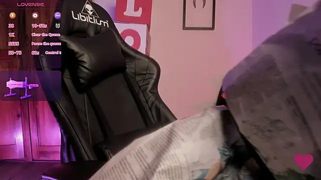 Aurora Hotson online show from February 2, 2025, 4:26 am