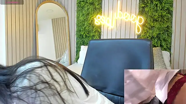 StefaBrown online show from February 3, 2025, 2:45 pm