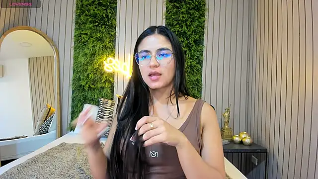 StefaBrown online show from February 5, 2025, 5:42 pm