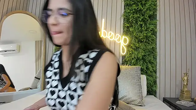 StefaBrown online show from February 13, 2025, 1:59 pm