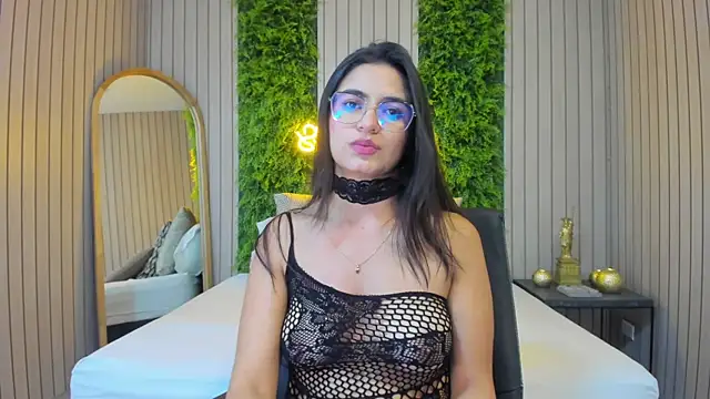 StefaBrown online show from February 19, 2025, 4:00 pm