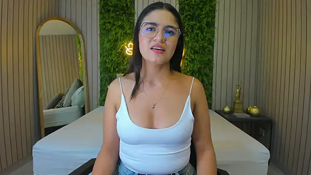 StefaBrown online show from February 20, 2025, 12:47 pm