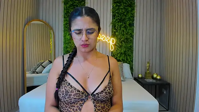 StefaBrown online show from March 17, 2025, 6:21 pm