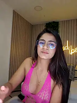 StefaBrown online show from March 18, 2025, 1:09 pm