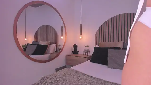 StefaBrown online show from October 16, 2025, 12:39 pm