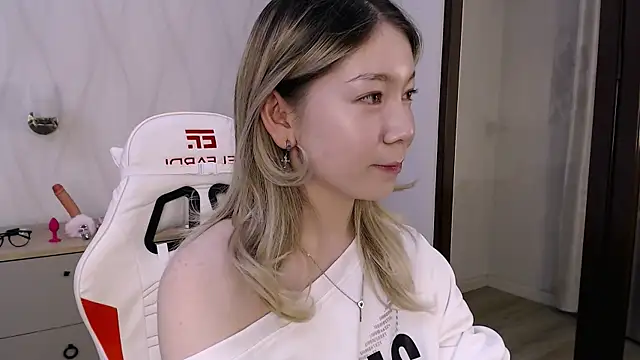 Babby Rabbit online show from September 9, 2025, 4:39 pm