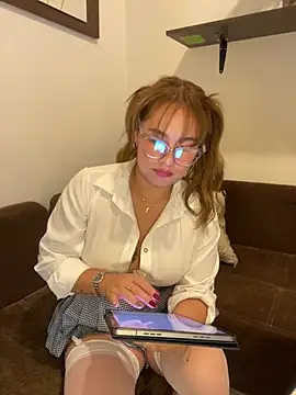 Gabriela-Parker  online show from January 10, 2025, 9:20 pm