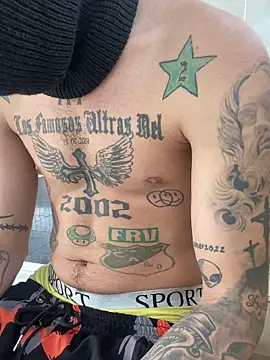 Junihn0 online show from January 17, 2025, 6:54 pm