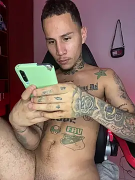 Junihn0 online show from February 4, 2025, 3:57 pm