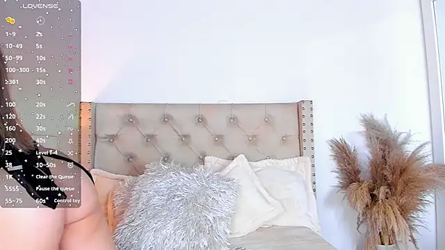 marilynrossy online show from November 3, 2025, 6:47 am