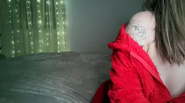 April wow online show from December 14, 2024, 7:51 am