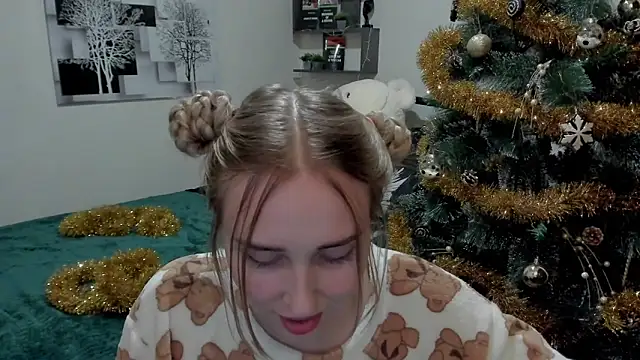 LinaTruly online show from December 18, 2024, 10:24 pm