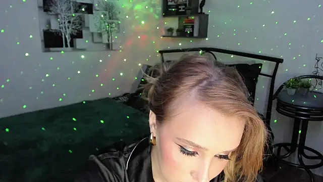 LinaTruly online show from January 22, 2025, 9:32 pm