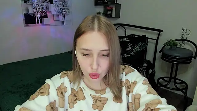 LinaTruly online show from February 27, 2025, 11:37 pm