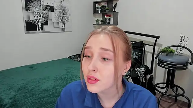 LinaTruly online show from March 4, 2025, 8:16 pm