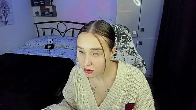 LinaTruly online show from November 10, 2025, 9:47 pm