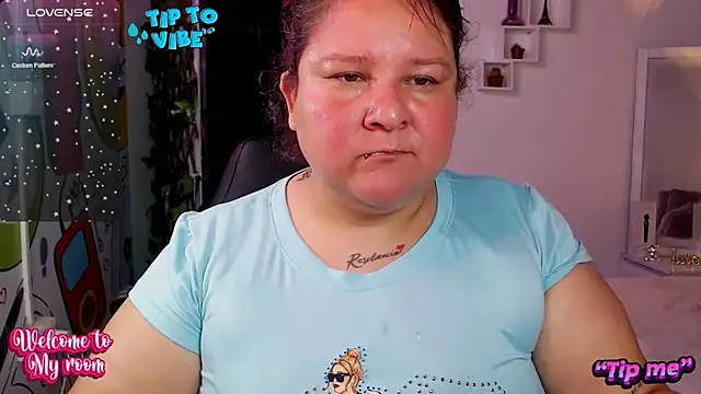 julieta 733 online show from January 3, 2025, 8:43 pm