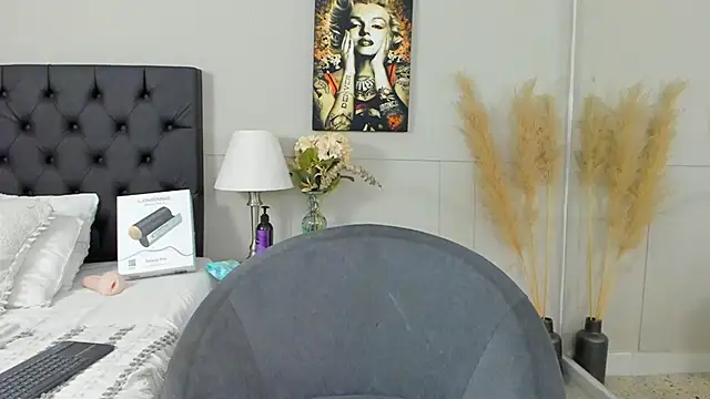 Robin Rief online show from February 7, 2025, 3:34 am