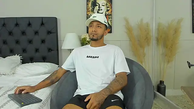 Robin Rief online show from February 12, 2025, 3:29 am