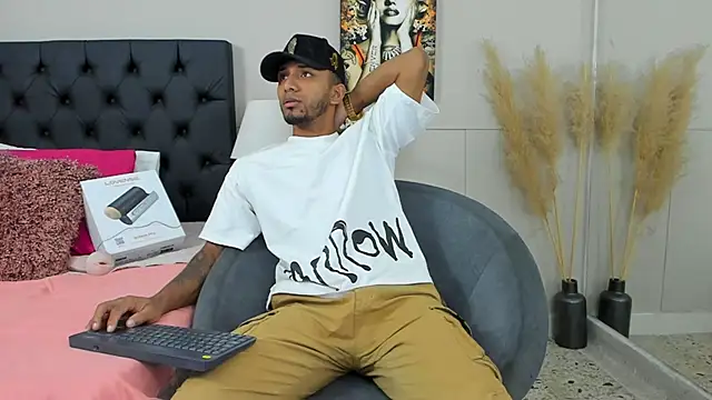 Robin Rief online show from March 1, 2025, 3:32 am