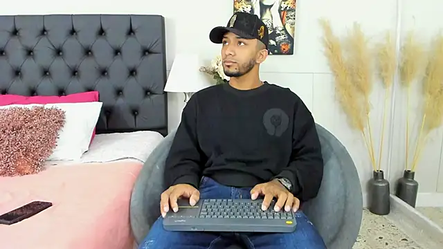 Robin Rief online show from March 11, 2025, 3:37 am