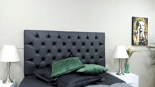 Robin Rief online show from September 10, 2025, 3:17 am