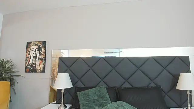 Robin Rief online show from November 11, 2025, 3:50 am