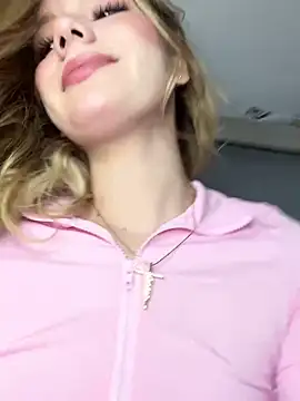 NicoleCut online show from February 12, 2025, 11:18 am