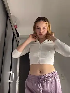 NicoleCut online show from February 13, 2025, 11:17 am