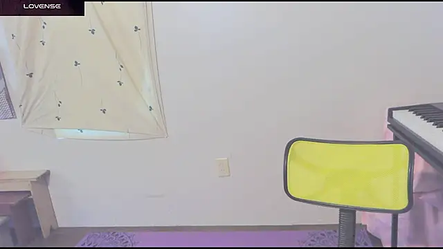  hellostormy  online show from April 19, 2026, 1:54 pm