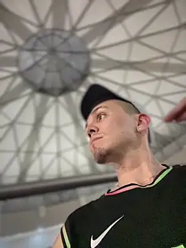 adam-rivera online show from September 13, 2025, 2:33 am