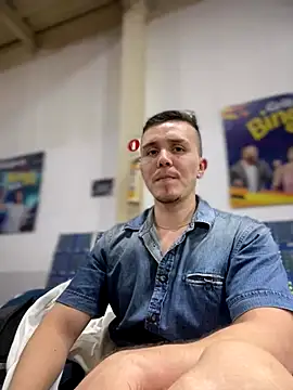 adam-rivera online show from November 11, 2025, 11:38 pm