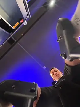 adam-rivera online show from April 17, 2026, 7:06 pm