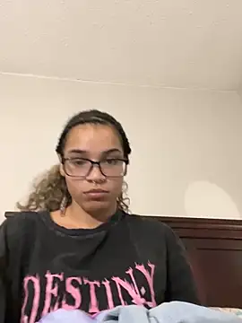 Snapshot of 1prettygem chatting on December 19, 2024, 11:03 pm 1prettygem online show from December 19, 2024, 11:03 pm