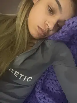 Snapshot of 1prettygem chatting on January 21, 2025, 2:54 am 1prettygem online show from January 21, 2025, 2:54 am