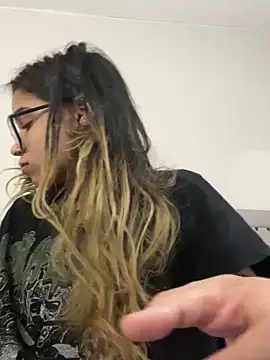 Snapshot of 1prettygem chatting on March 9, 2025, 8:10 pm 1prettygem online show from March 9, 2025, 8:10 pm