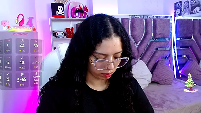 Aurora Brownn online show from December 14, 2025, 4:07 am